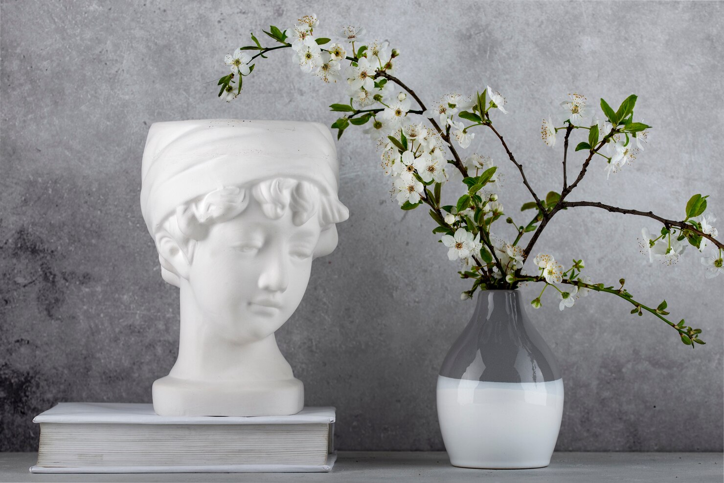 Betoninen pöytäobjekti